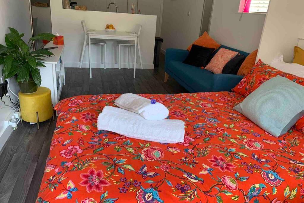 Bournemouth Nr Town Beach Train Coach Shops Lovely Entire Apartment Allows Quiet Good Dogs Bagian luar foto