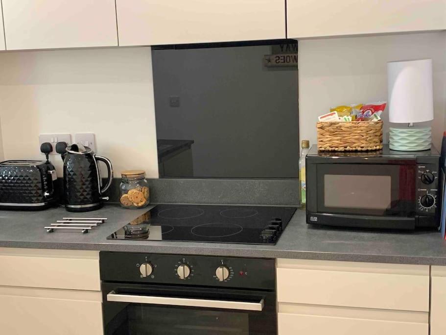 Bournemouth Nr Town Beach Train Coach Shops Lovely Entire Apartment Allows Quiet Good Dogs Bagian luar foto